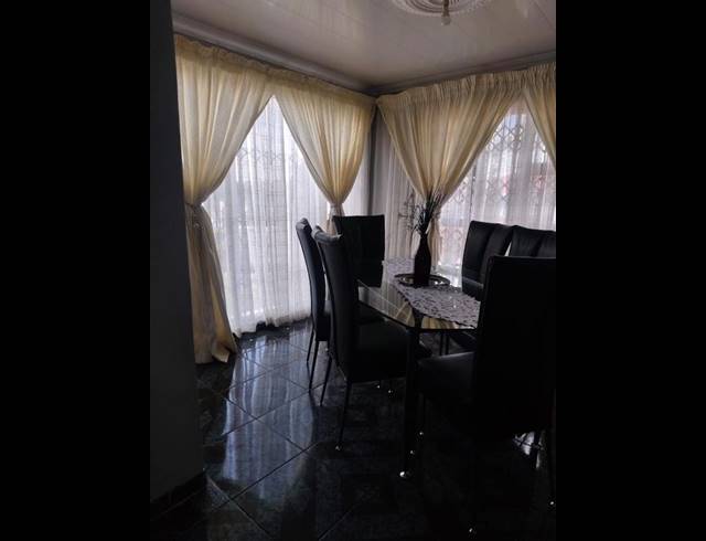 3 BEDROOM HOUSE FOR SALE IN MOGWASE UNIT 5